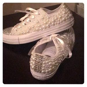 Bling all white custom all stars(converse).